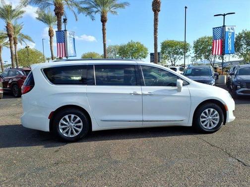 2018 Chrysler Pacifica Touring-L