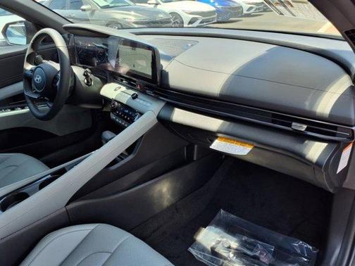 2025 Hyundai ELANTRA HEV Limited