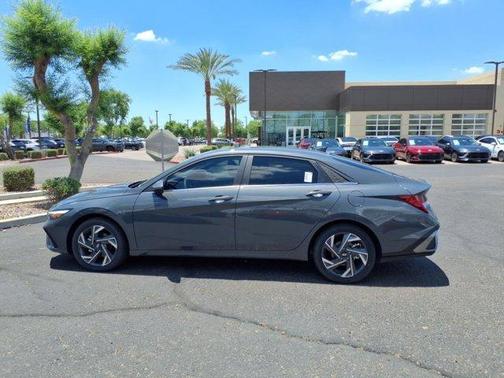 2025 Hyundai ELANTRA HEV Limited