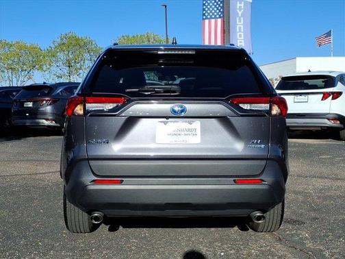 2022 Toyota RAV4 Hybrid XLE