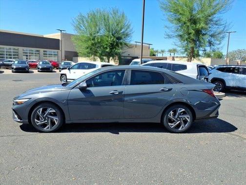 2025 Hyundai ELANTRA Limited