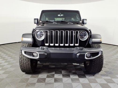 Black Clearcoat 2022 Jeep Wrangler Unlimited Sahara