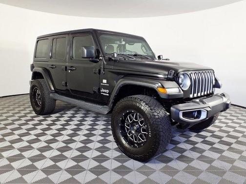 Black Clearcoat 2022 Jeep Wrangler Unlimited Sahara