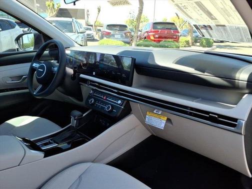 Shimmering Silver 2026 Hyundai TUCSON SE