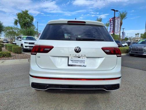 2024 Volkswagen Tiguan 2.0T SE R-Line Black