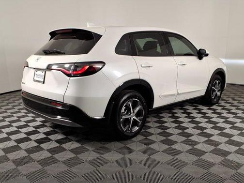 White 2025 Honda HR-V EX-L