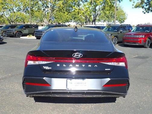 2025 Hyundai ELANTRA HEV Limited