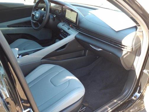 2025 Hyundai ELANTRA HEV Limited