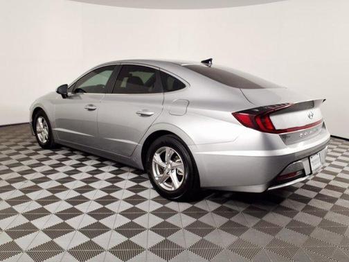 Shimmering Silver Pearl 2021 Hyundai SONATA SE