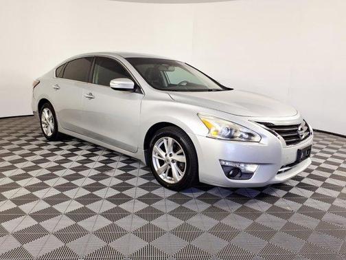 Brilliant Silver 2014 Nissan Altima 2.5 SL