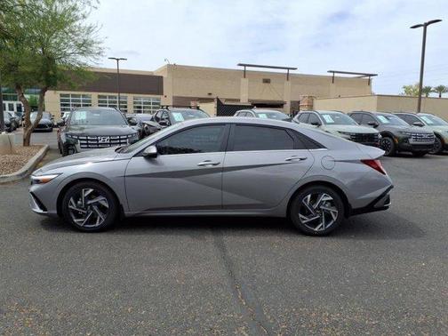 2025 Hyundai ELANTRA Limited