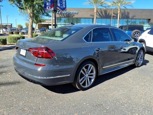 2017 Volkswagen Passat 1.8T R-Line