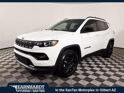 Bright White Clearcoat 2025 Jeep Compass Latitude