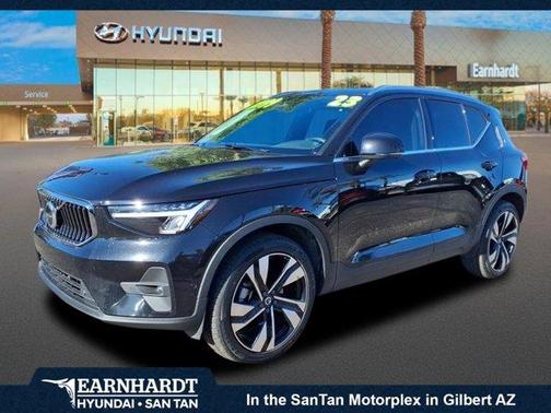 2023 Volvo XC40 B5 Ultimate Bright Theme
