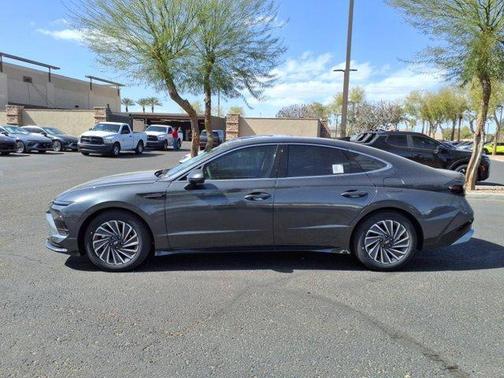 2025 Hyundai SONATA Hybrid Limited