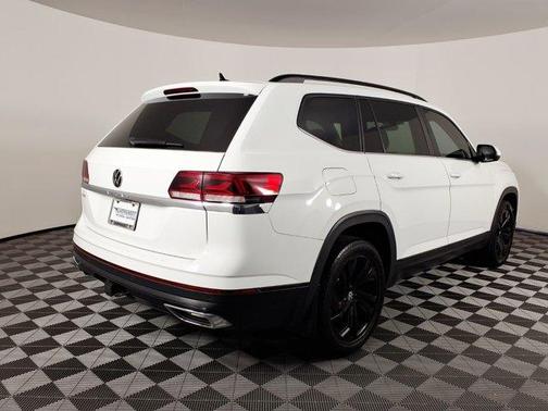 Pure White 2022 Volkswagen Atlas 3.6L SE w/Technology
