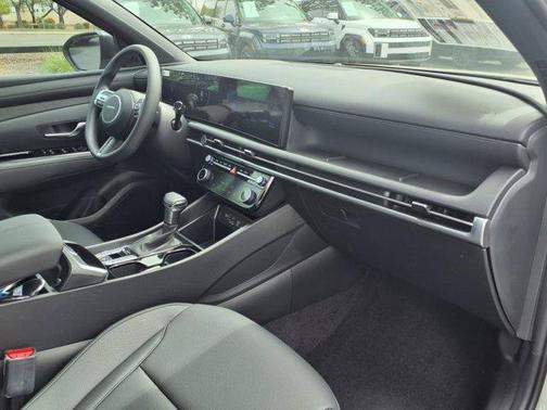 2025 Hyundai SANTA CRUZ SEL Activity