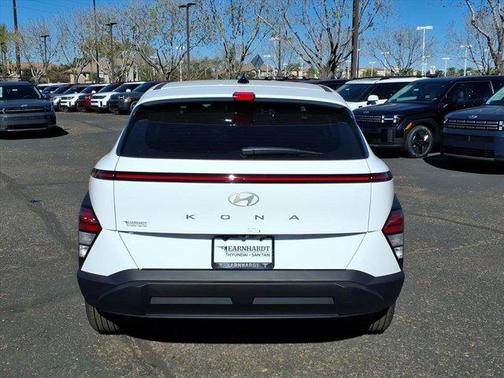 2026 Hyundai KONA SE