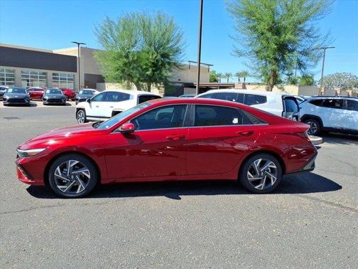 2025 Hyundai ELANTRA Limited