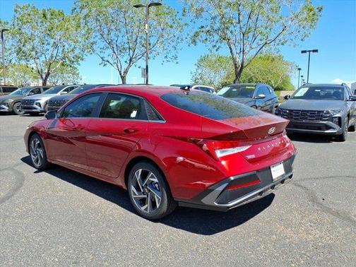 2025 Hyundai ELANTRA Limited