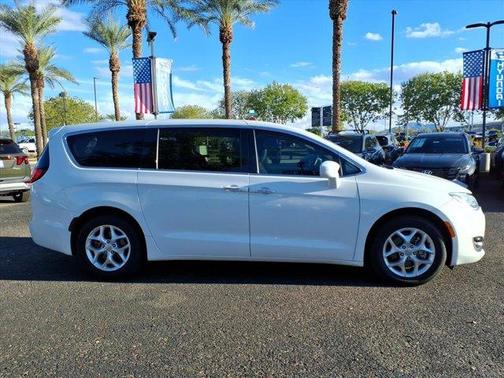 2020 Chrysler Pacifica Touring
