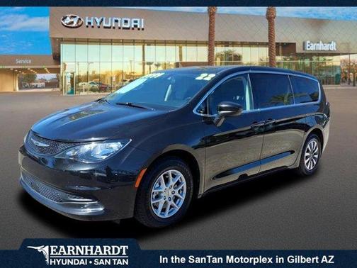 2022 Chrysler Voyager LX