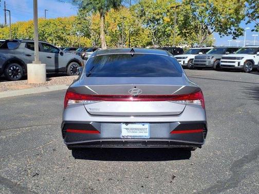 Metal 2025 Hyundai ELANTRA SEL Convenience