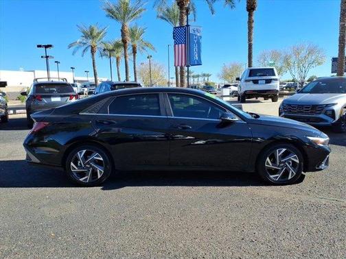 2025 Hyundai ELANTRA HEV Limited