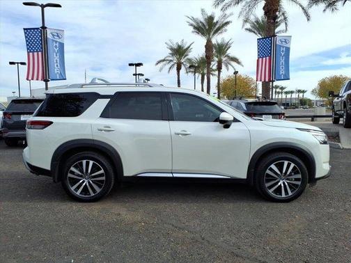 2024 Nissan Pathfinder Platinum