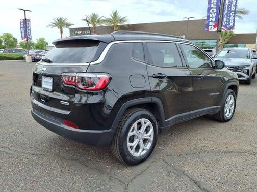 Diamond Black 2024 Jeep Compass Latitude