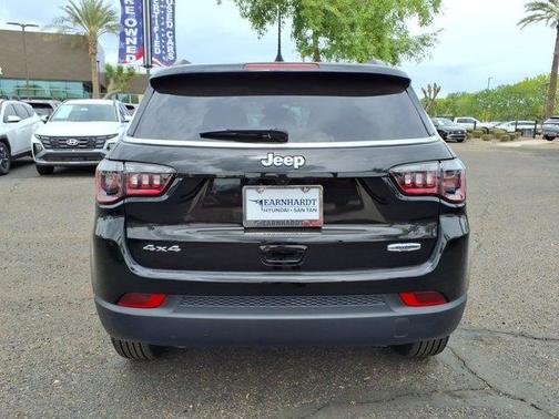 Diamond Black 2024 Jeep Compass Latitude