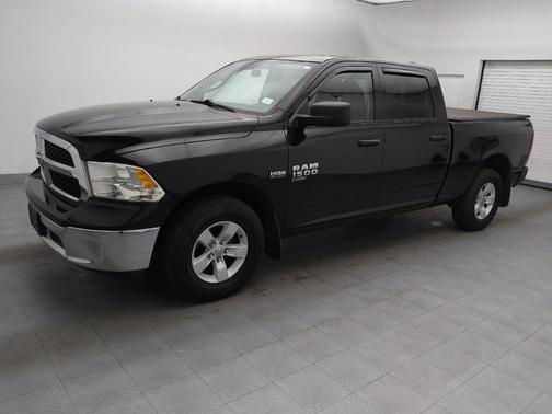 2019 RAM 1500 SLT