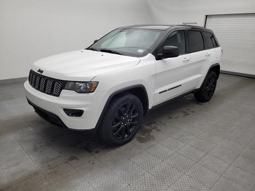 2022 Jeep Grand Cherokee Laredo