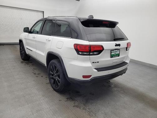 2022 Jeep Grand Cherokee Laredo