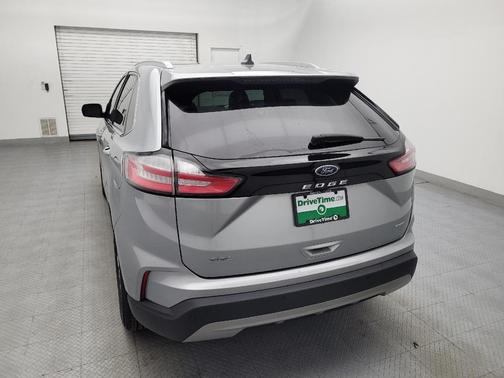 Iconic Silver Metallic 2024 Ford Edge SEL