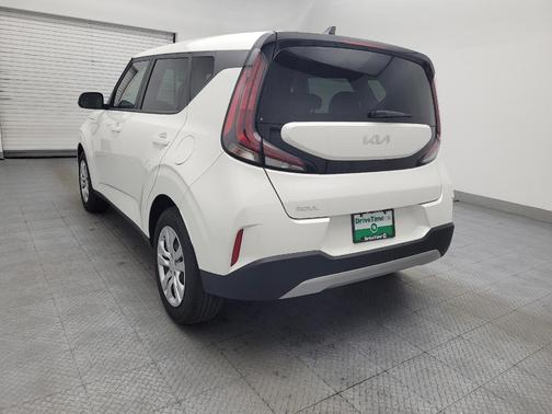 Snow White Pearl 2025 Kia Soul LX