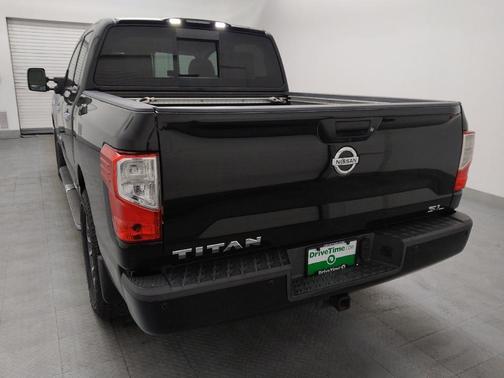 2017 Nissan Titan SL
