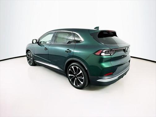 2024 VinFast VF 8 Plus