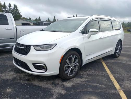 2024 Chrysler Pacifica Pinnacle AWD