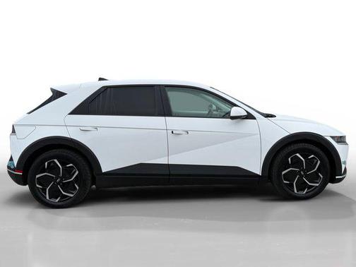2024 Hyundai IONIQ 5 SE