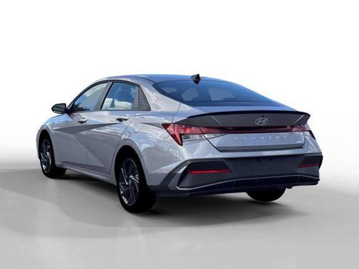 Fluid Metal 2026 Hyundai ELANTRA HEV SEL Sport