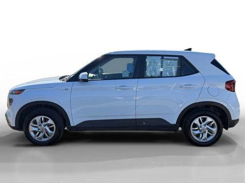 2022 Hyundai VENUE SE