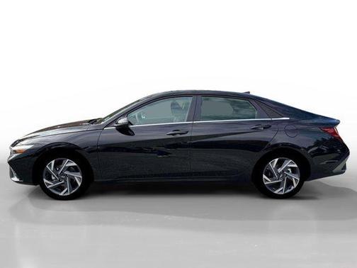 Abyss Black 2026 Hyundai ELANTRA Limited