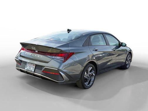 2025 Hyundai ELANTRA Sport