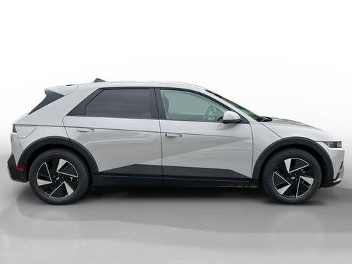 2025 Hyundai IONIQ 5 SE