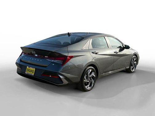 2025 Hyundai ELANTRA Sport