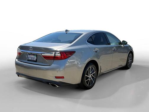 Atomic Silver 2017 Lexus ES 350 Base