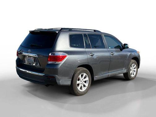 2013 Toyota Highlander SE