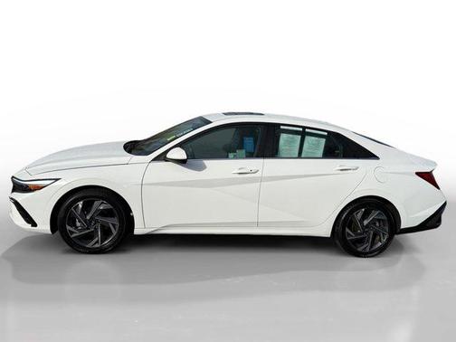 2025 Hyundai ELANTRA SEL