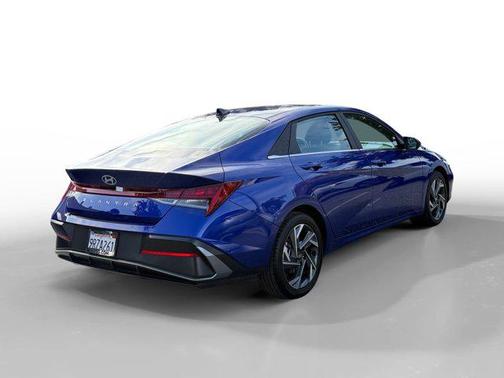 2025 Hyundai ELANTRA SEL